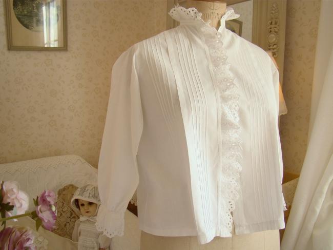 Pretty blouse with small pleats and flounces of  broderie anglaise 1900