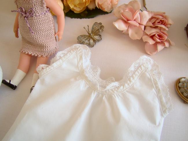 Lovely nightgown for doll in linen with Valenciennes lace 1920