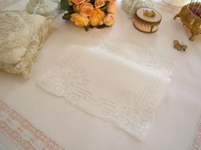 Beautiful fine lawn of linen handkerchief with hand-embroidery