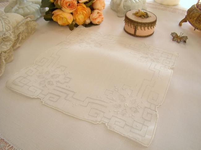 Beautiful fine lawn of linen handkerchief with hand-embroidery
