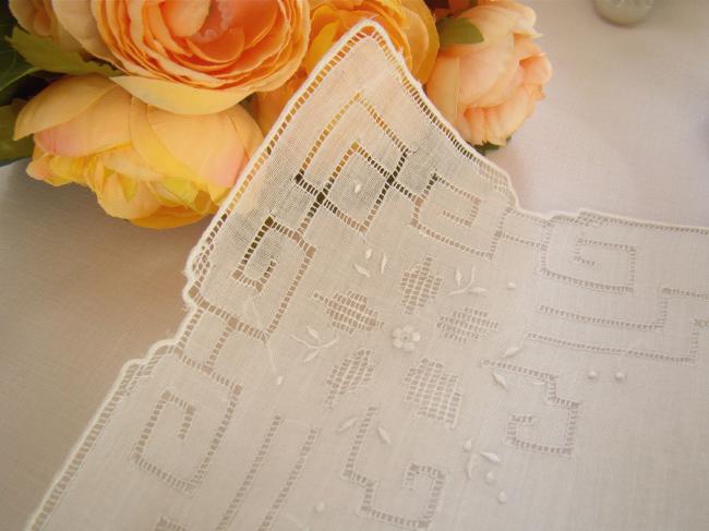 Beautiful fine lawn of linen handkerchief with hand-embroidery