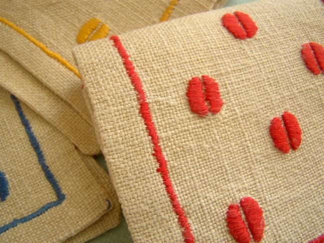 Adorable série de 4 pochettes range-serviette brodées de grains de café