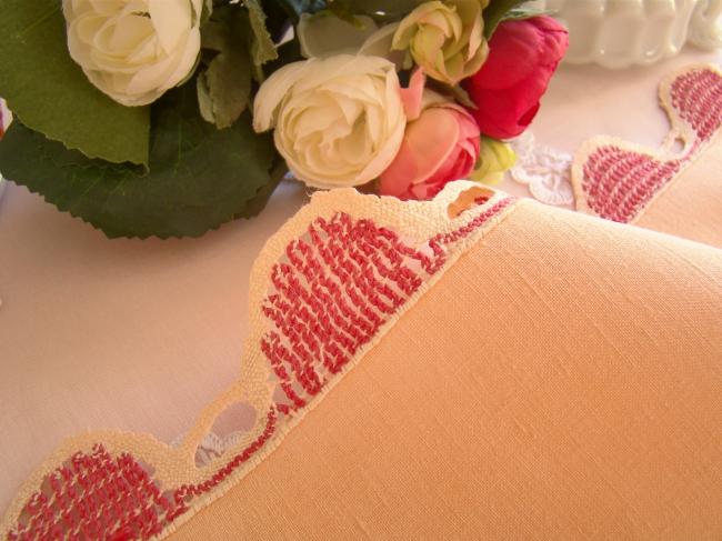 Gorgeous centrepiece with Norwegian hand-embroidery, lace circa 1930