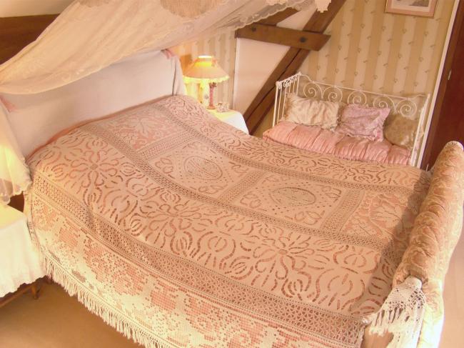 Merveilleux dessus de lit en dentelle de filet & broderie Renaissance&Richelieu