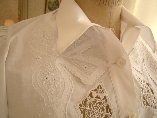 Pretty blouse with white embroidery and inserts of lace 1900