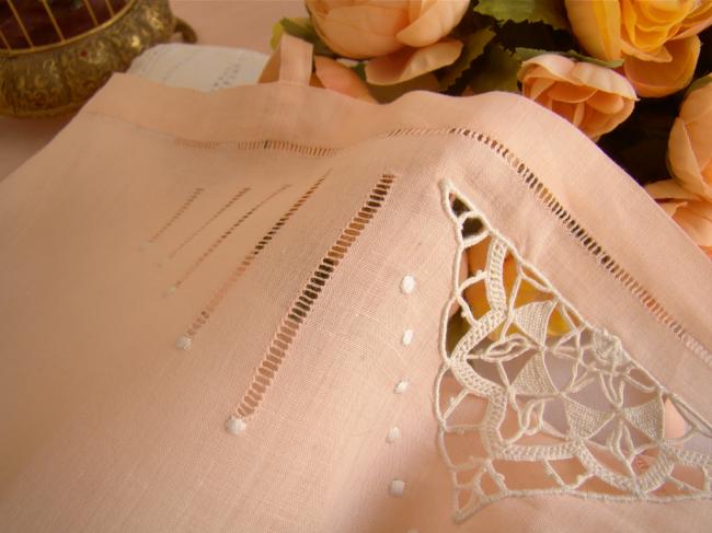 Romantique chemise de jour en linon rose saumon et dentelle Reticella 1930