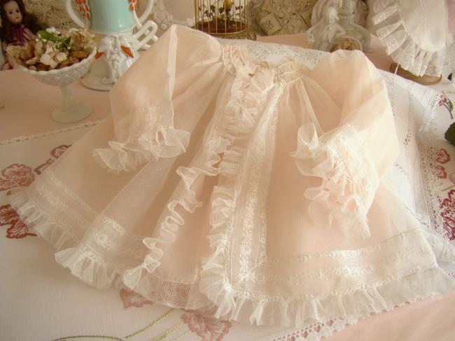 Merveilleuse veste d'intérieur de bébé soie rose et tulle 'Aux mille et 1 nuits'