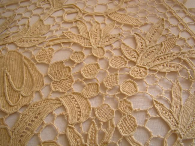 Lovely Venezia lace table centre 1900