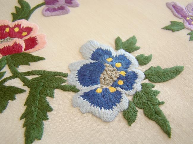 Fantastic round table centre with hand-embroidered pansies.