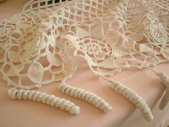 Superb crochet d'art lace buffet runner with flowers and tassels