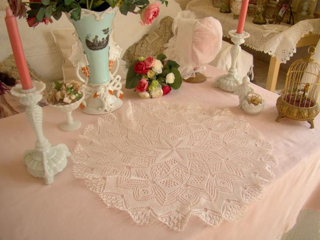 Lovely centre table in very fine hand- knitted lace