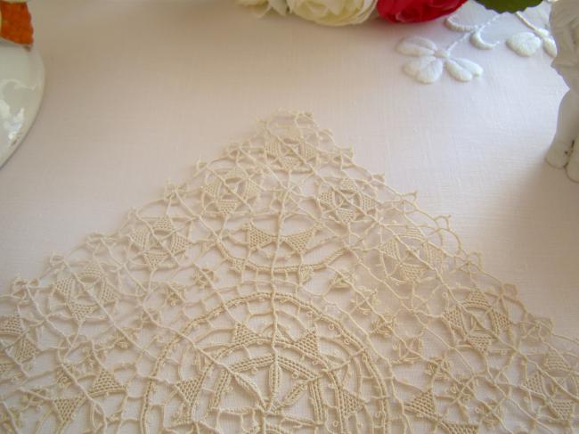 Gorgeous very fine Venezia handmade lace doily 1900