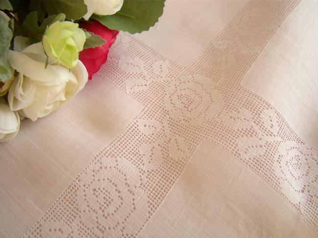 Wonderful Pinã tablecloth with hand embroidered roses and drawn thread works