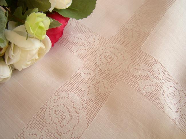 Wonderful Pinã tablecloth with hand embroidered roses and drawn thread works