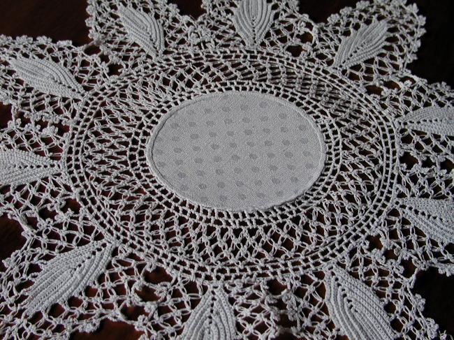 Lovely irish guipure lace round doily