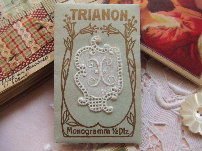 Magnifique monogramme X (2 x C) dans un cartouche ajouré de fine batiste 1900-20