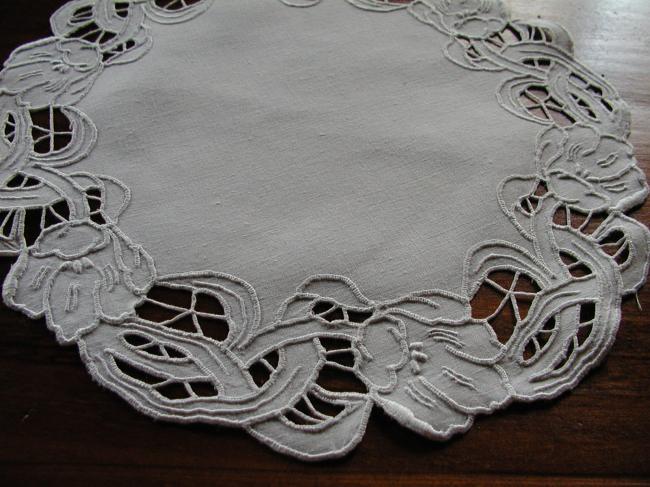 Gorgeous set of 8 Art Nouveau Richelieu embroidered doilies