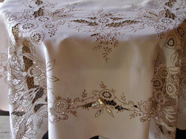 Spendid Madeira tablecloth with blooming apple trees