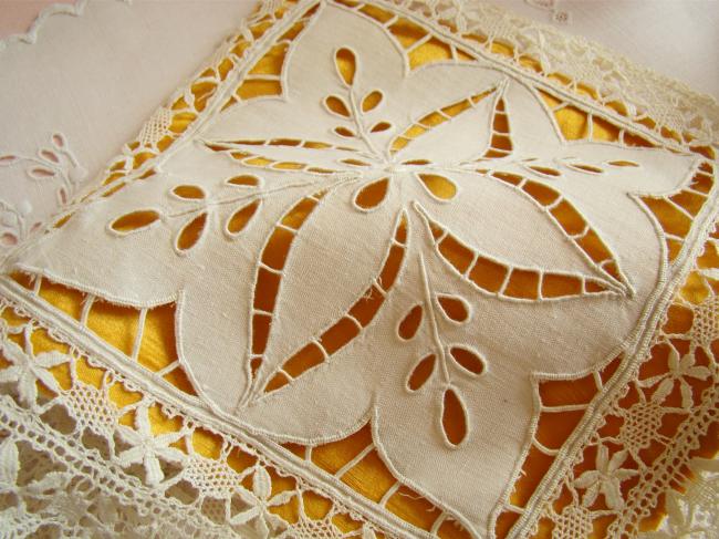 Elégante pochette pour mouchoirs, broderie  & dentelle fuseaux 1900