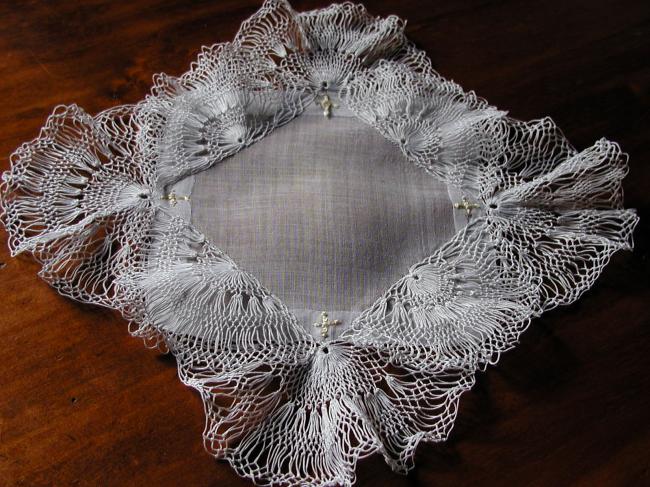 Surprising hairpin lace on organza doily