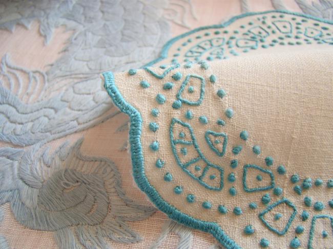 Adorable napperon rond en lin avec broderie Turquoise