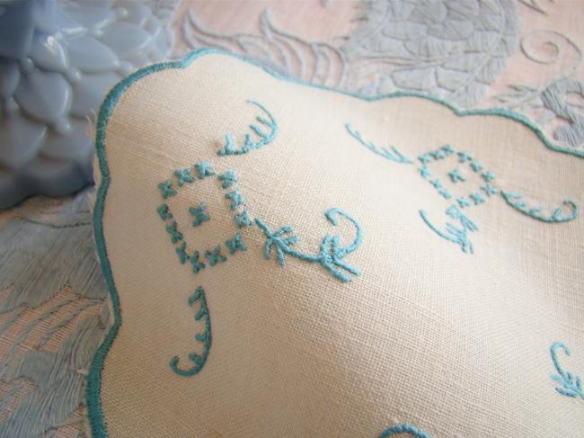 Adorable paire de napperons ronds en lin avec broderie Turquoise