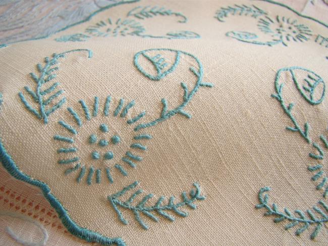 Adorable paire de napperons ronds en lin avec broderie Turquoise