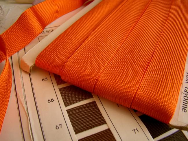 Ruban tressé en rayonne couleur Orange de St Chamond 1960 en 25mm