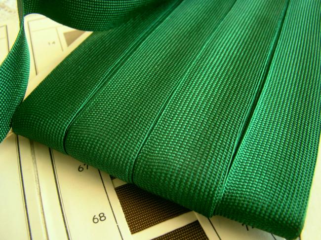 Ruban tressé en rayonne couleur Vert sapin de St Chamond 1960 en 25mm