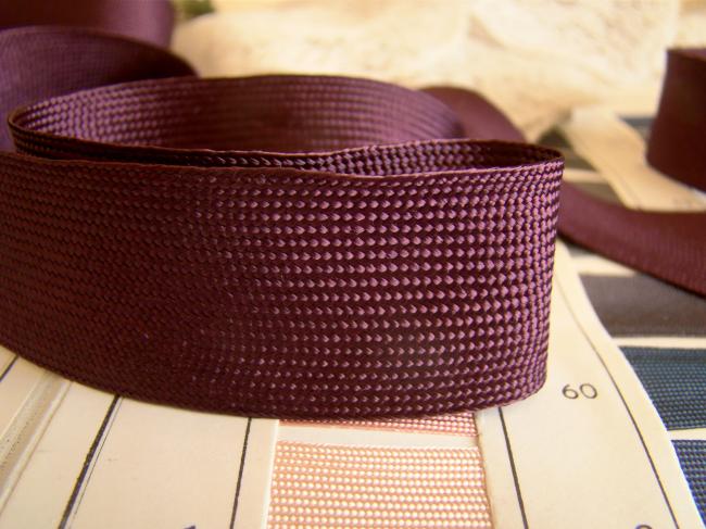 Ruban tressé en rayonne couleur Aubergine de St Chamond 1960 en 25mm