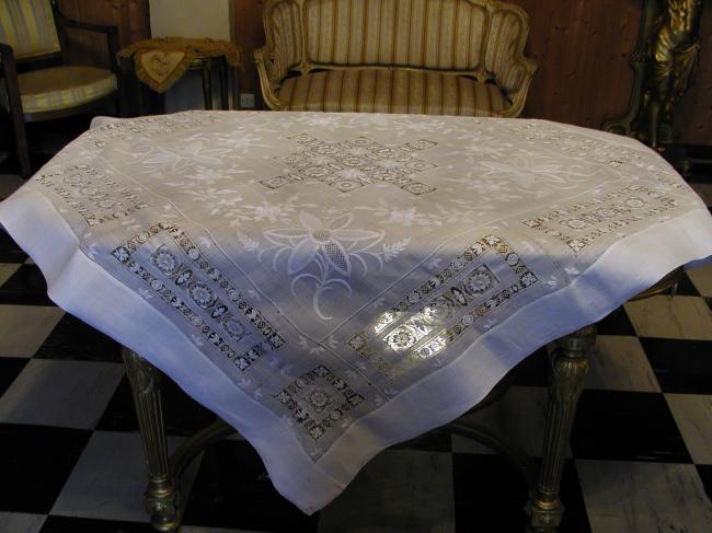Superb Pina tablecloth with magnificient white embroideries
