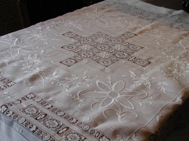 Superb Pina tablecloth with magnificient white embroideries