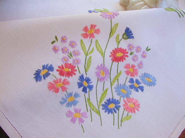 Really romantic tablecloth with hand-embroidered carnation flowers