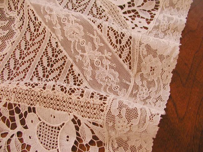 Marvellous  large table runner in chemical &Valenciennes, fillet lace 1900