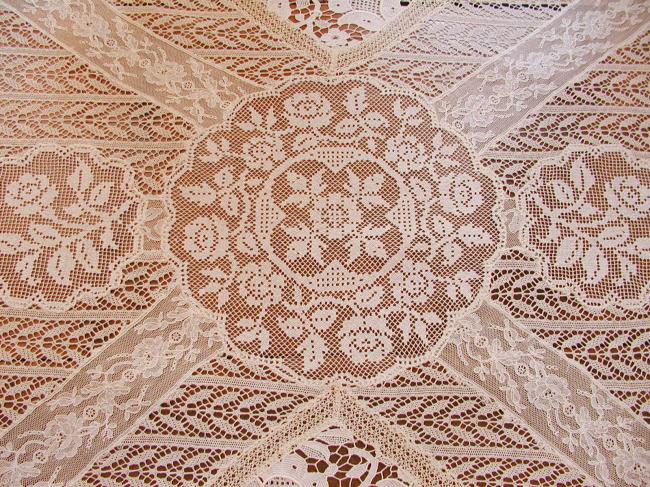 Marvellous  large table runner in chemical &Valenciennes, fillet lace 1900