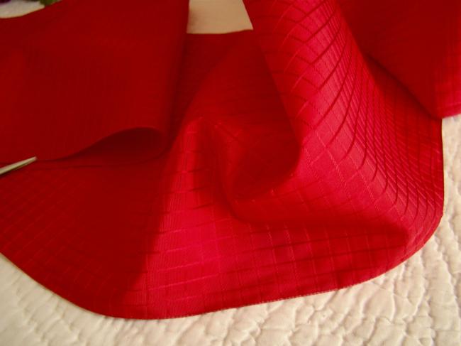 Très large ruban ancien satiné en rayonne de couleur rouge coquelicot 19,5cm
