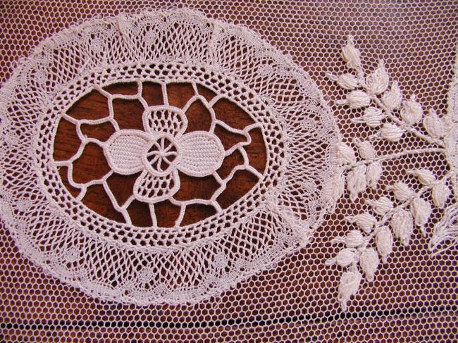 Superb Normandy large table centre white embroidery & Valenciennes,point Venizia