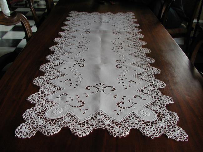 Wonderful table runner with Cluny lace and Richelieu embroideries 1910