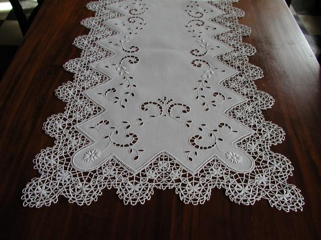 Wonderful table runner with Cluny lace and Richelieu embroideries 1910