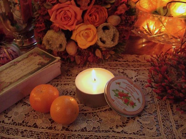 Adorable bougie parfumée à l'Orange-Cannelle pour atmosphère de Noël