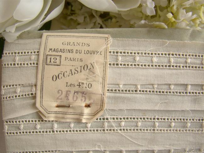 Très joli entre-deux en batiste de lin en broderie anglaise 1900 sur carton 4m10