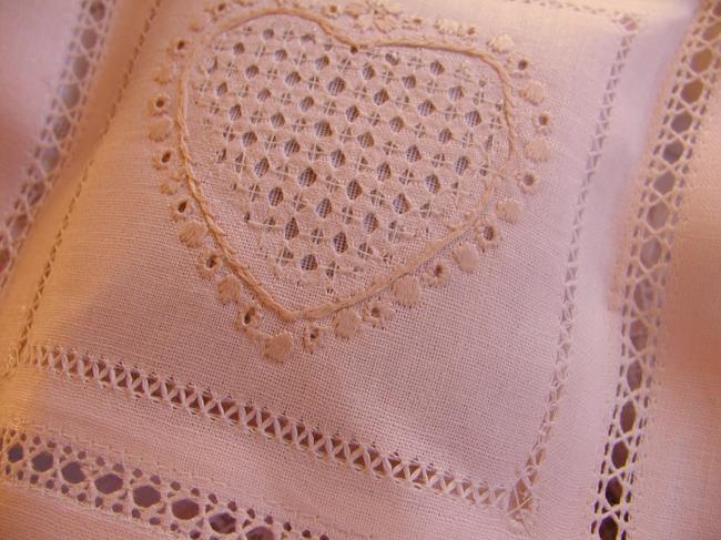 Sweet lavander sachet with hand-embroidered drawn thread heart (ecru)