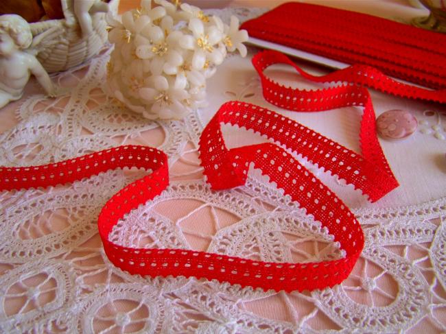 Charmante dentelle en coton perlé rouge vif à picots en 15mm, vers1950-60