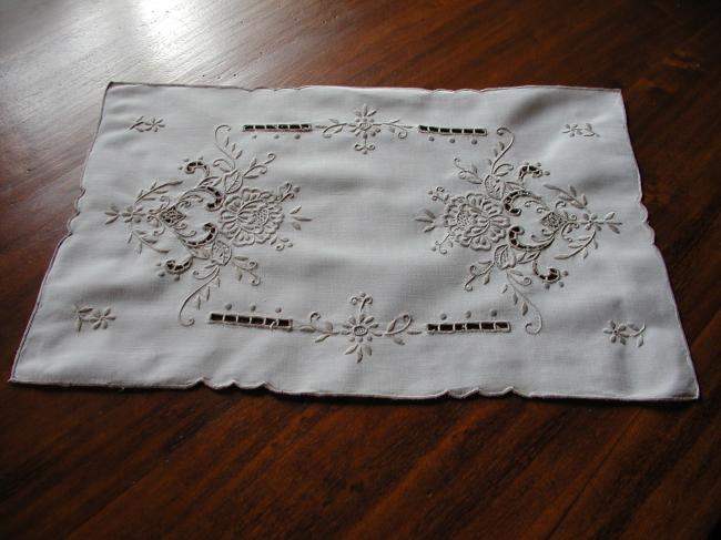 Pretty tray centre with Madeira embroidery