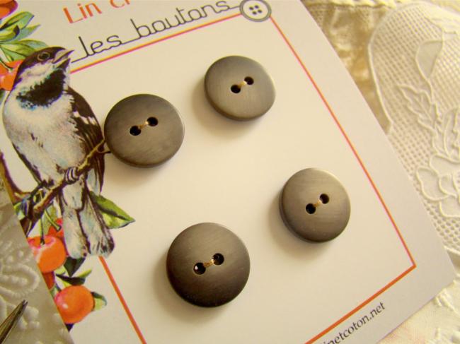 Carte de 4 boutons moyens ronds imitation corne gris-beige en Ø 18 mm