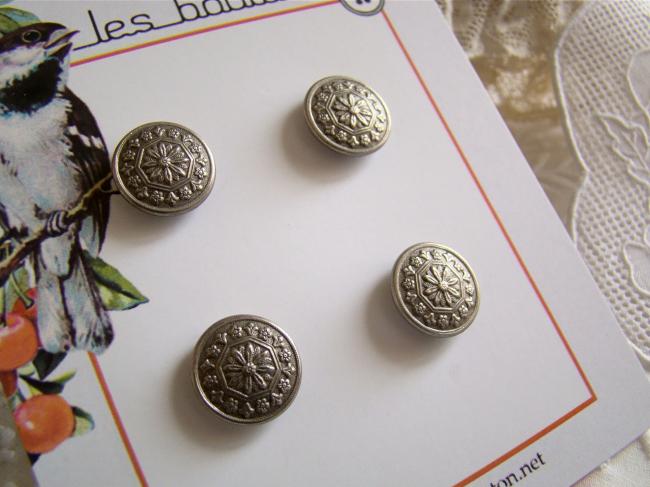 Carte de 4 petits boutons ronds en métal motif rosace fleurdelisée   Ø 14mm