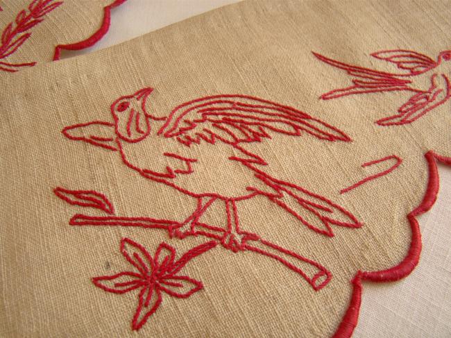 2 jolis morceaux de bordure en lin et chanvre brodée d'oiseaux en rouge
