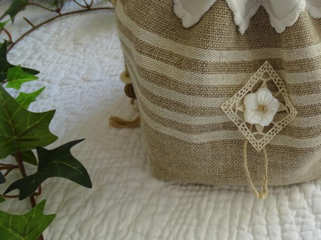 Création maison : joli pochon en toile de lin et bordure brodée & insertion 
