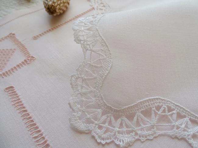 Lovely hand-made bobbin lace handkerchief in fine linen