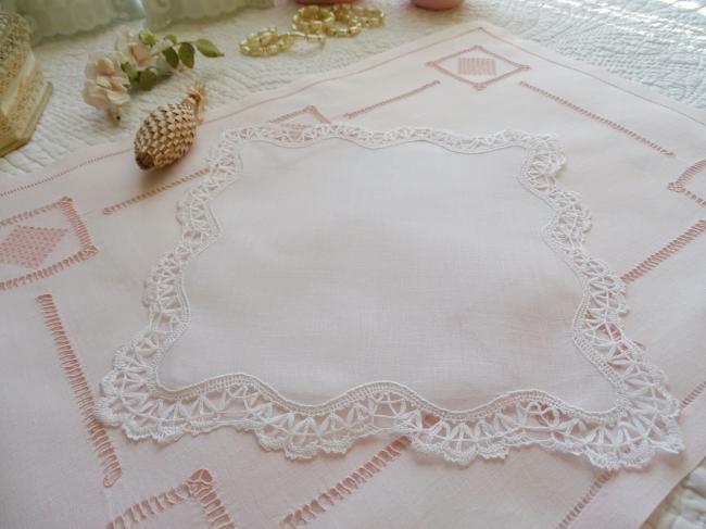 Lovely hand-made bobbin lace handkerchief in fine linen